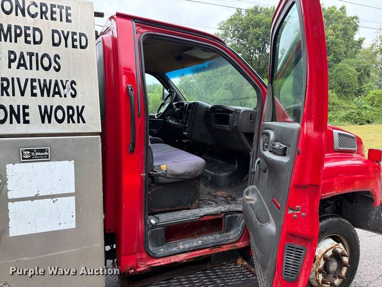 image for item FT6286 2006 GMC C5 dump flatbed truck