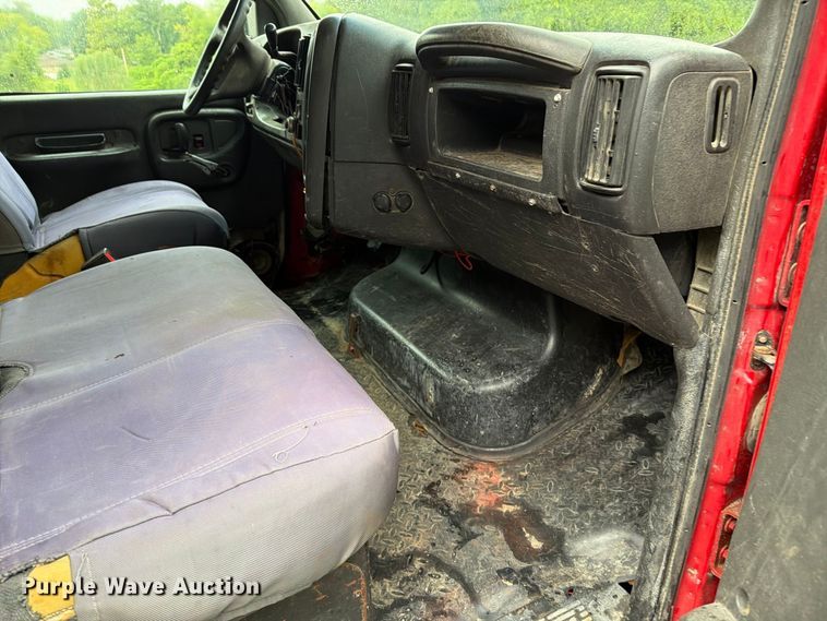 image for item FT6286 2006 GMC C5 dump flatbed truck