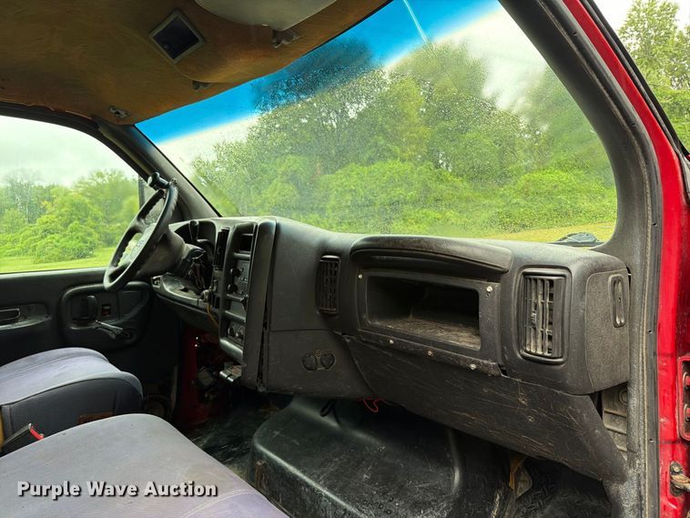 image for item FT6286 2006 GMC C5 dump flatbed truck
