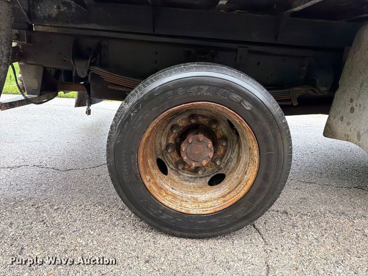 image for item FT6286 2006 GMC C5 dump flatbed truck