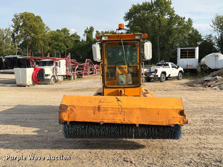 image for item FT6330 Rosco 4830 broom