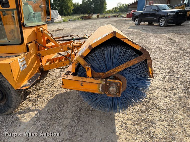 image for item FT6330 Rosco 4830 broom