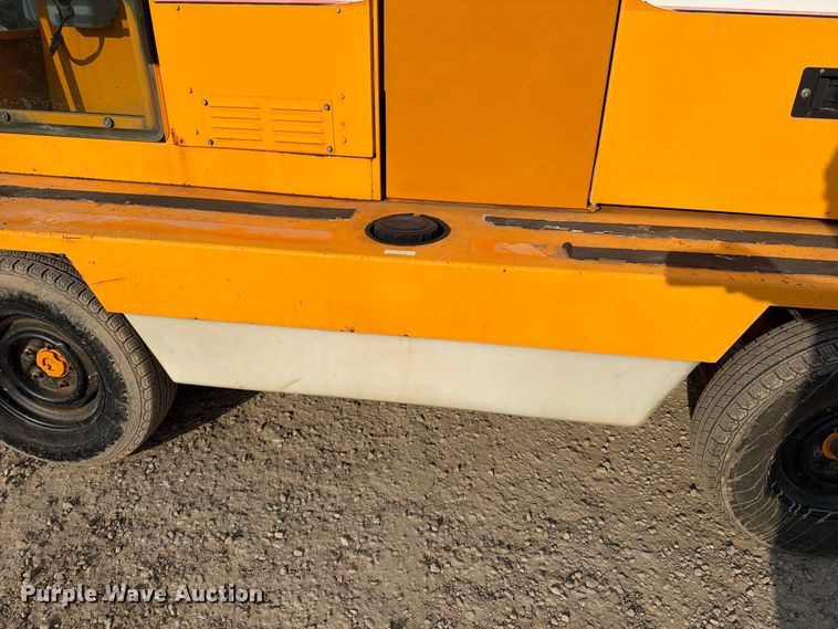 image for item FT6330 Rosco 4830 broom