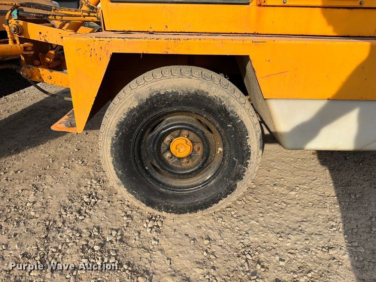 image for item FT6330 Rosco 4830 broom