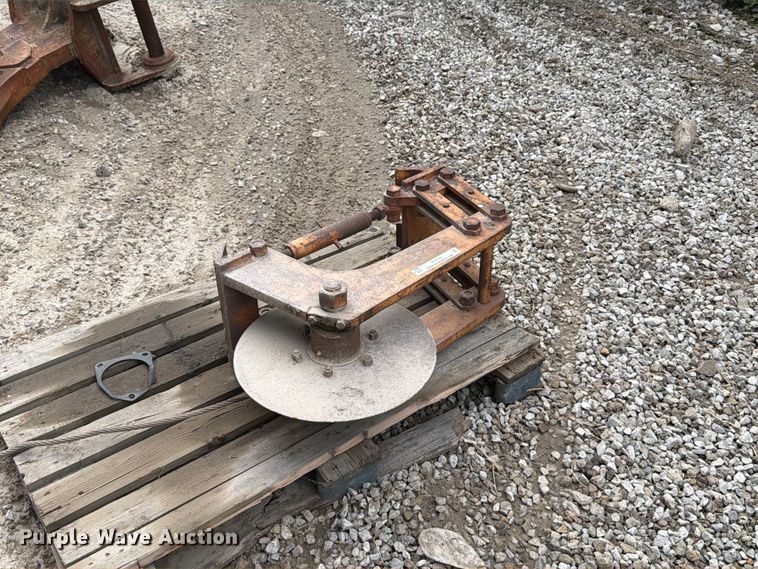 image for item FT6331 Asphalt cutter attachment