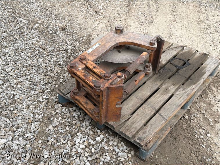 image for item FT6331 Asphalt cutter attachment
