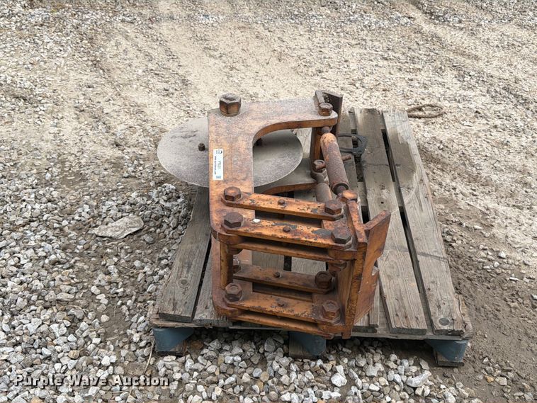 image for item FT6331 Asphalt cutter attachment
