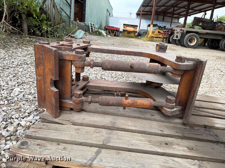image for item FT6331 Asphalt cutter attachment