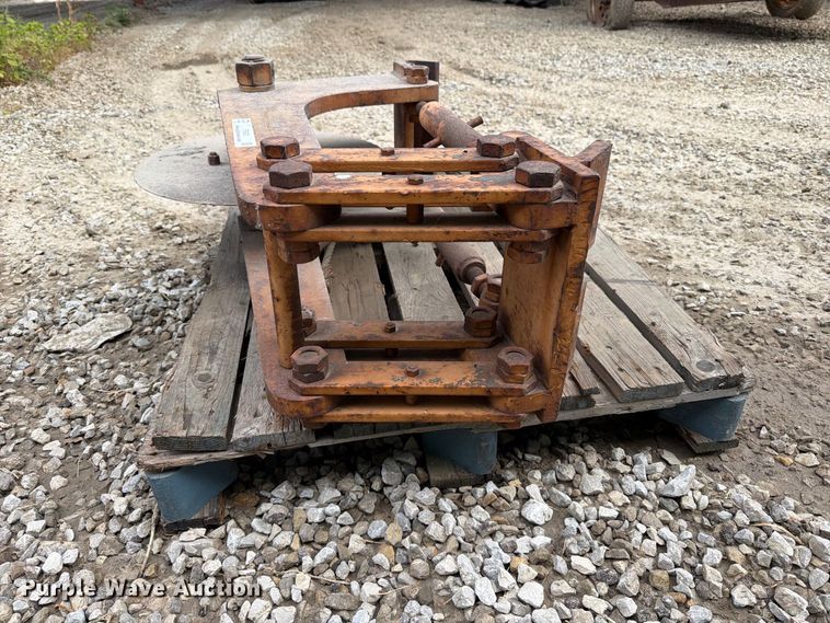 image for item FT6331 Asphalt cutter attachment