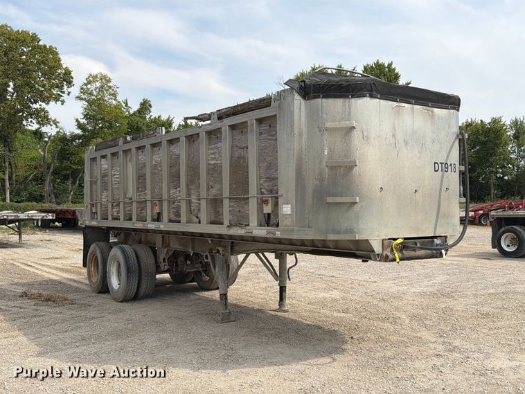 image for item FT6339 1976 Summit AD26 end dump trailer