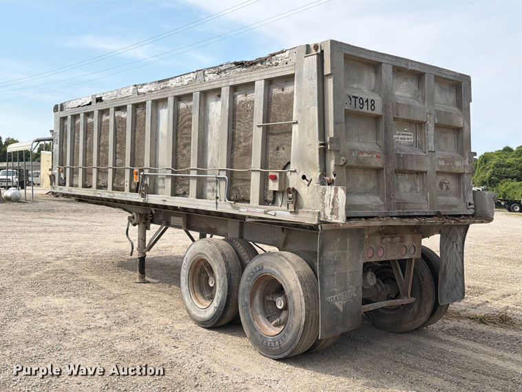 image for item FT6339 1976 Summit AD26 end dump trailer