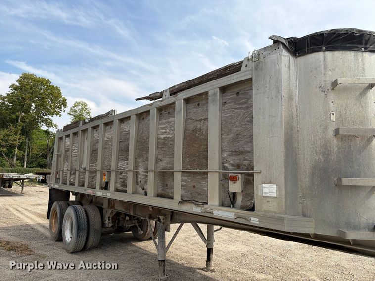 image for item FT6339 1976 Summit AD26 end dump trailer