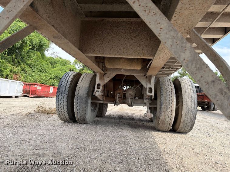 image for item FT6339 1976 Summit AD26 end dump trailer