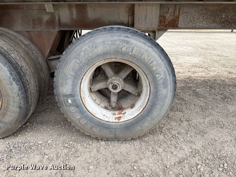 image for item FT6339 1976 Summit AD26 end dump trailer