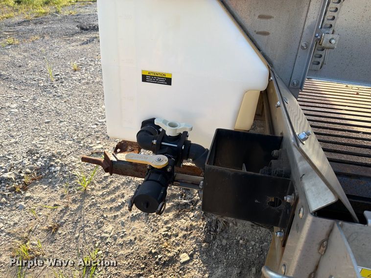 image for item FT6347 Henderson spreader