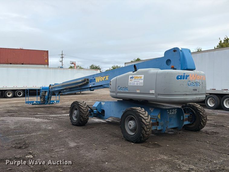 image for item FT6362 2001 Genie S-125 boom lift