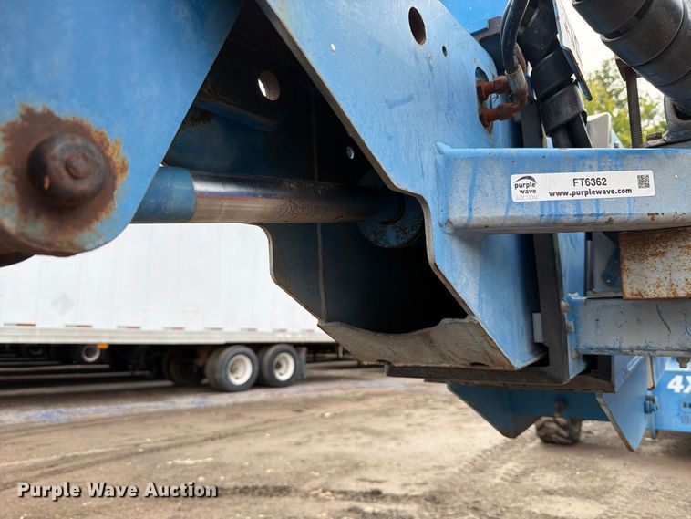 image for item FT6362 2001 Genie S-125 boom lift