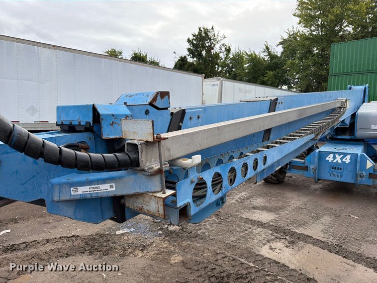 image for item FT6362 2001 Genie S-125 boom lift