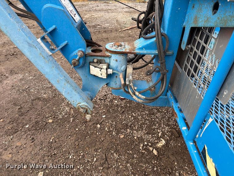image for item FT6362 2001 Genie S-125 boom lift