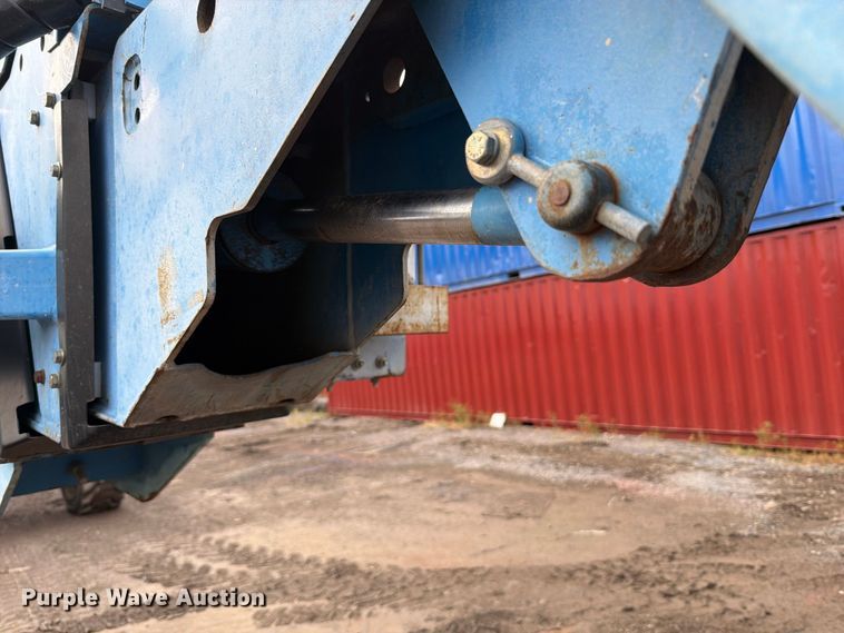 image for item FT6362 2001 Genie S-125 boom lift