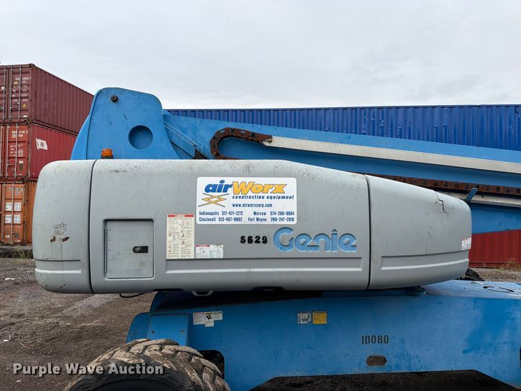 image for item FT6362 2001 Genie S-125 boom lift