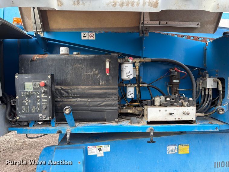 image for item FT6362 2001 Genie S-125 boom lift