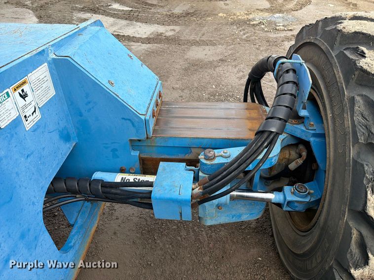 image for item FT6362 2001 Genie S-125 boom lift