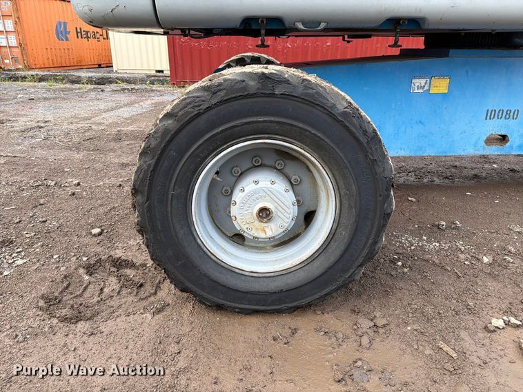 image for item FT6362 2001 Genie S-125 boom lift