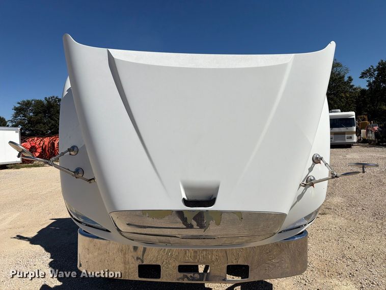 image for item FT6389 2007 Freightliner Columbia flatbed truck