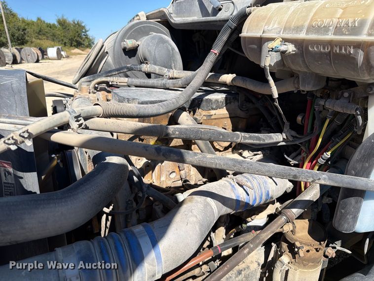 image for item FT6389 2007 Freightliner Columbia flatbed truck