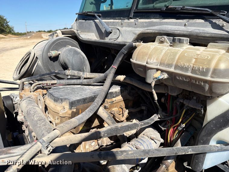 image for item FT6389 2007 Freightliner Columbia flatbed truck