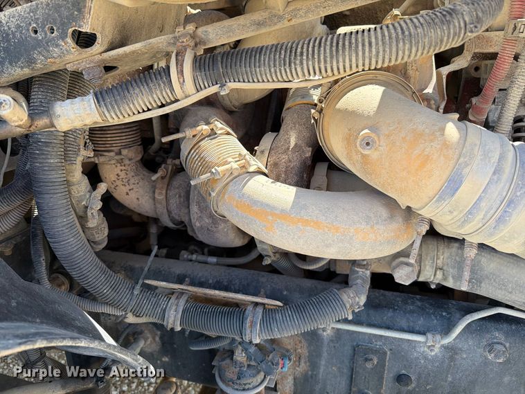 image for item FT6389 2007 Freightliner Columbia flatbed truck