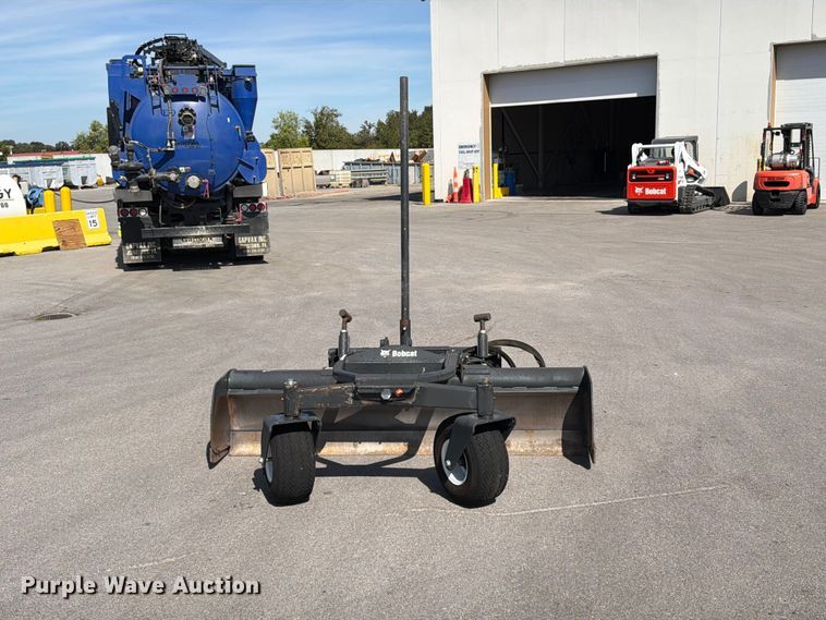 image for item FT6399 2019 Bobcat Box Blade Laser skid steer box blade
