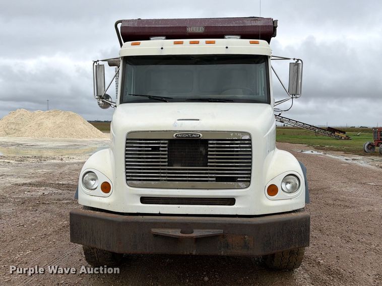 image for item FT6759 2000 Freightliner FL112 dump truck