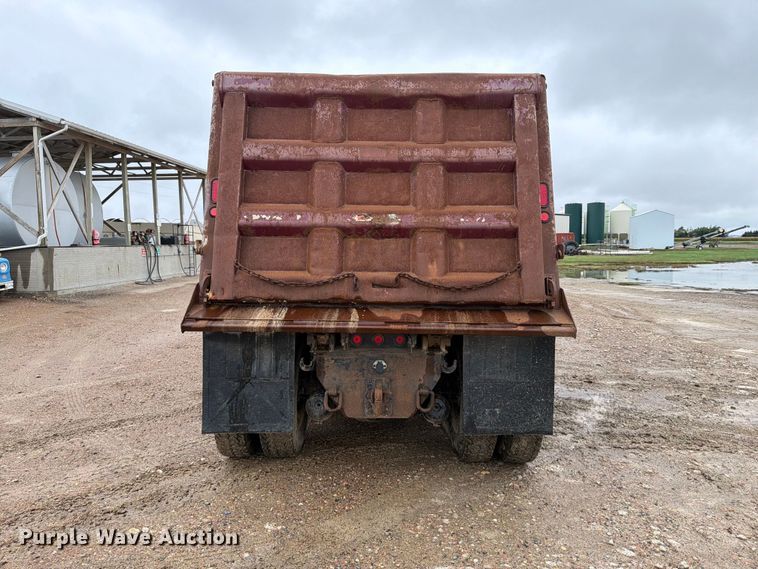 image for item FT6759 2000 Freightliner FL112 dump truck