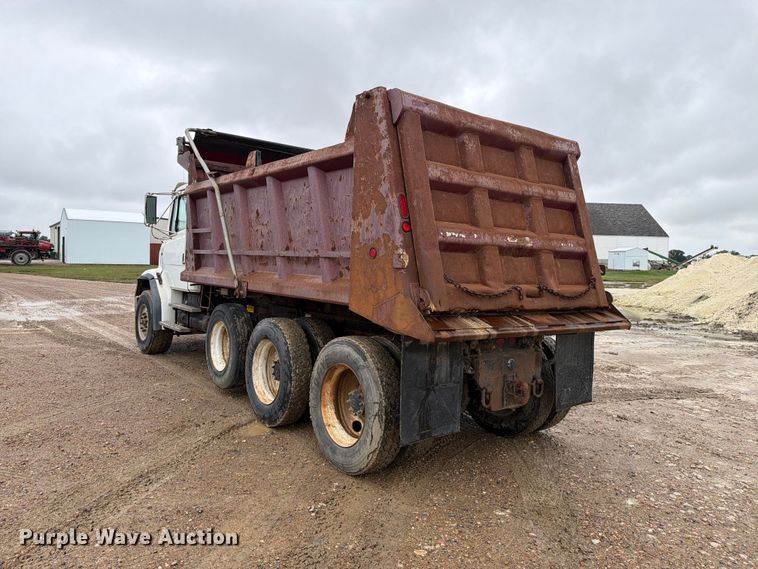 image for item FT6759 2000 Freightliner FL112 dump truck