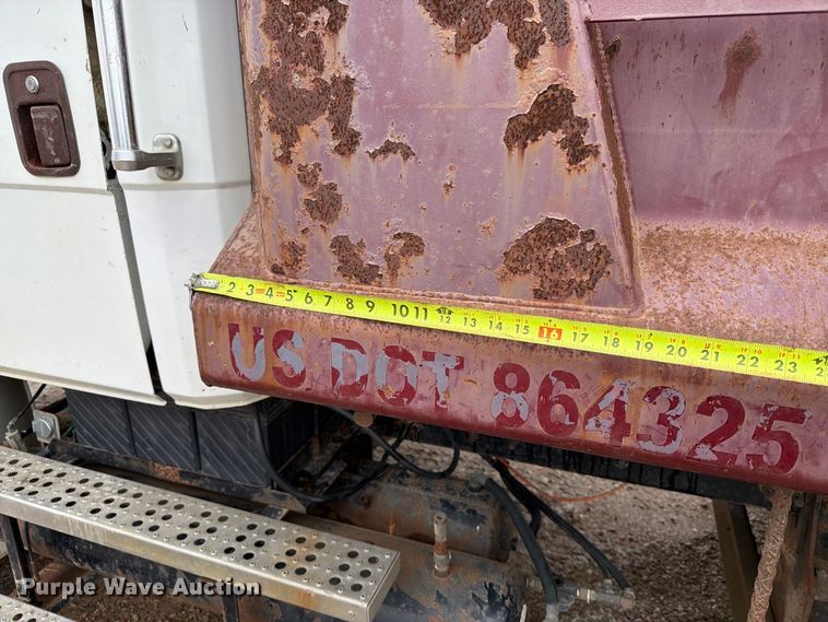 image for item FT6759 2000 Freightliner FL112 dump truck