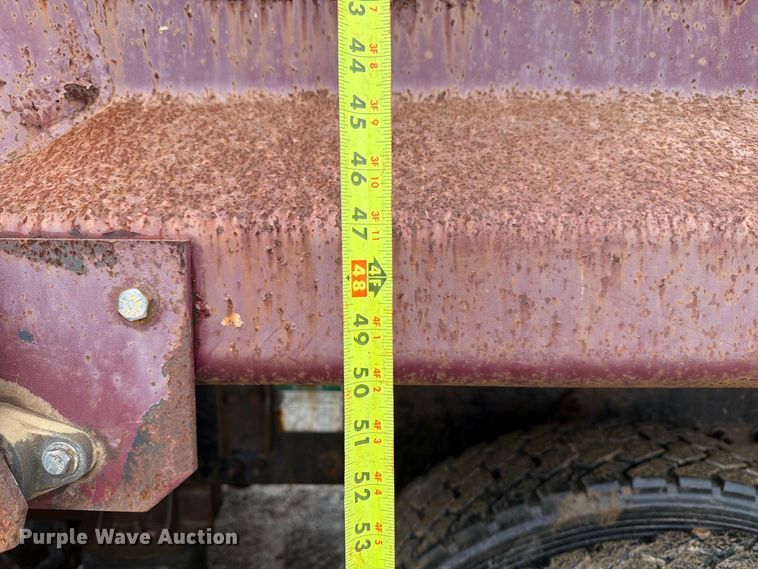 image for item FT6759 2000 Freightliner FL112 dump truck
