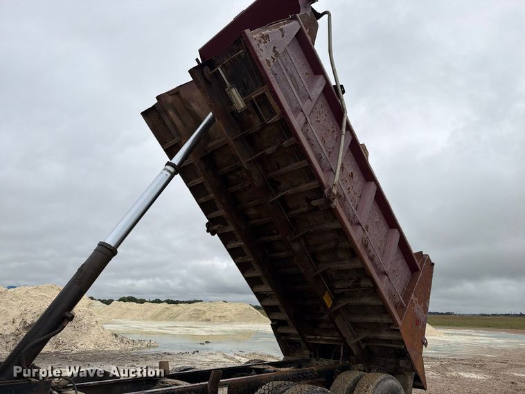 image for item FT6759 2000 Freightliner FL112 dump truck
