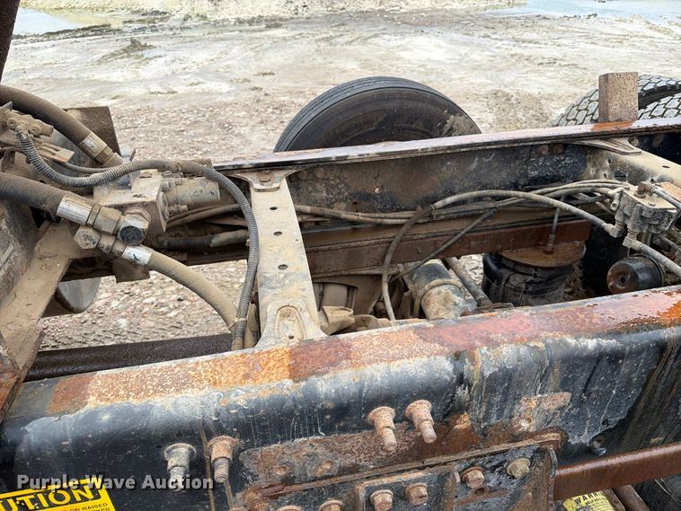image for item FT6759 2000 Freightliner FL112 dump truck