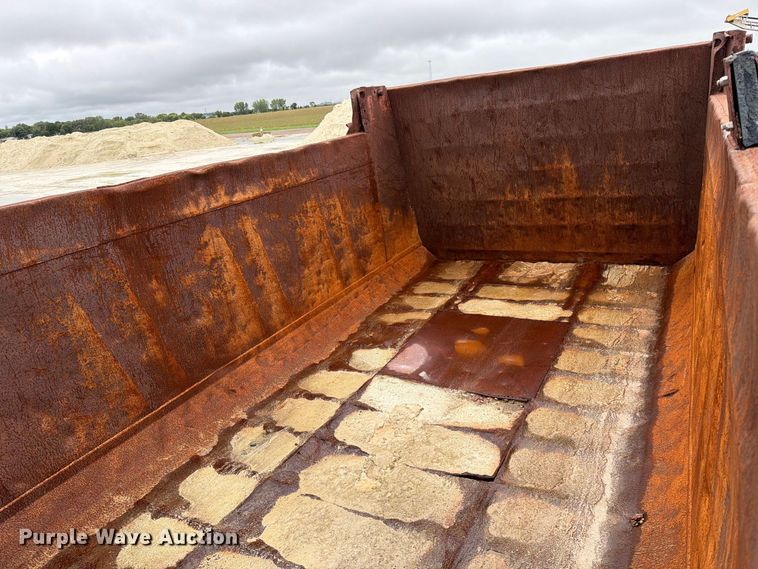image for item FT6759 2000 Freightliner FL112 dump truck