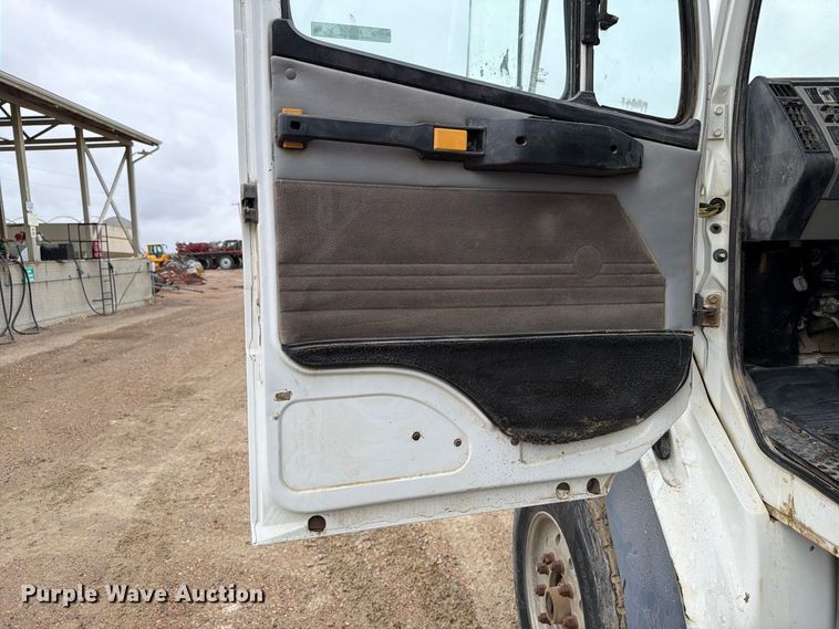 image for item FT6759 2000 Freightliner FL112 dump truck