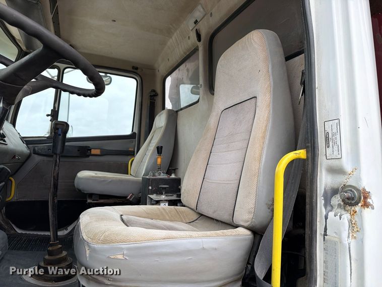 image for item FT6759 2000 Freightliner FL112 dump truck