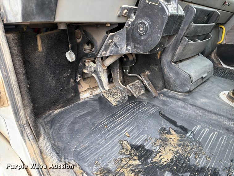 image for item FT6759 2000 Freightliner FL112 dump truck