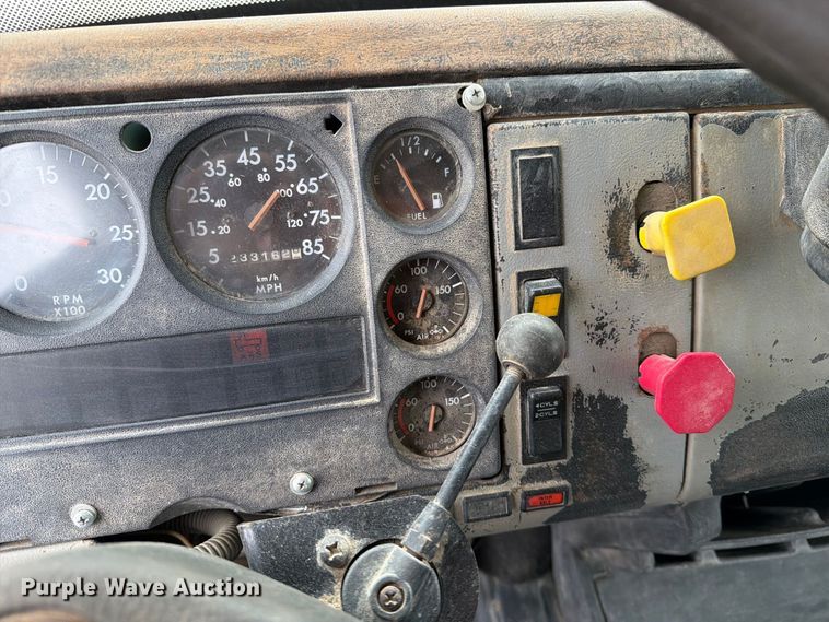 image for item FT6759 2000 Freightliner FL112 dump truck