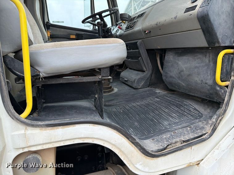 image for item FT6759 2000 Freightliner FL112 dump truck