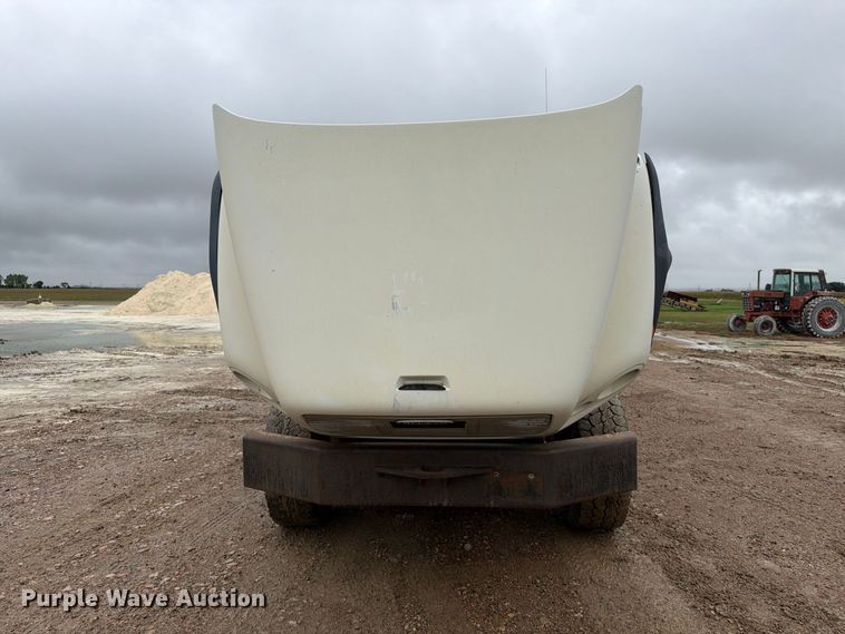 image for item FT6759 2000 Freightliner FL112 dump truck