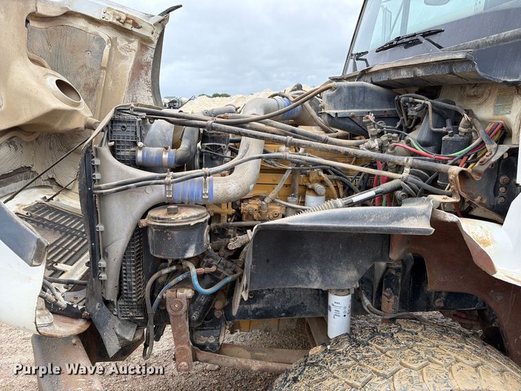 image for item FT6759 2000 Freightliner FL112 dump truck