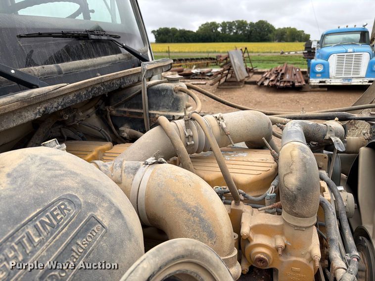image for item FT6759 2000 Freightliner FL112 dump truck
