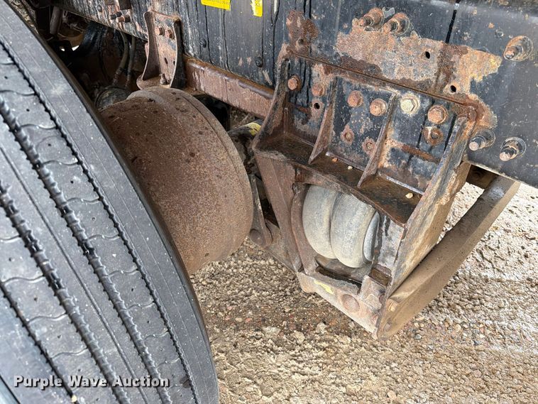 image for item FT6759 2000 Freightliner FL112 dump truck